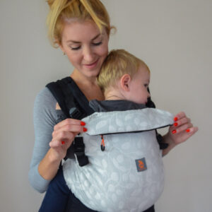Mochila-ergonomica-nashsling-combi-leaves-light-gray-porteo-ergonomico-store-2